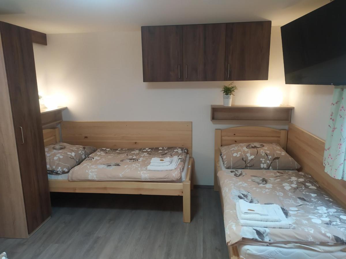 Apartmany De-Lu Blansko Esterno foto