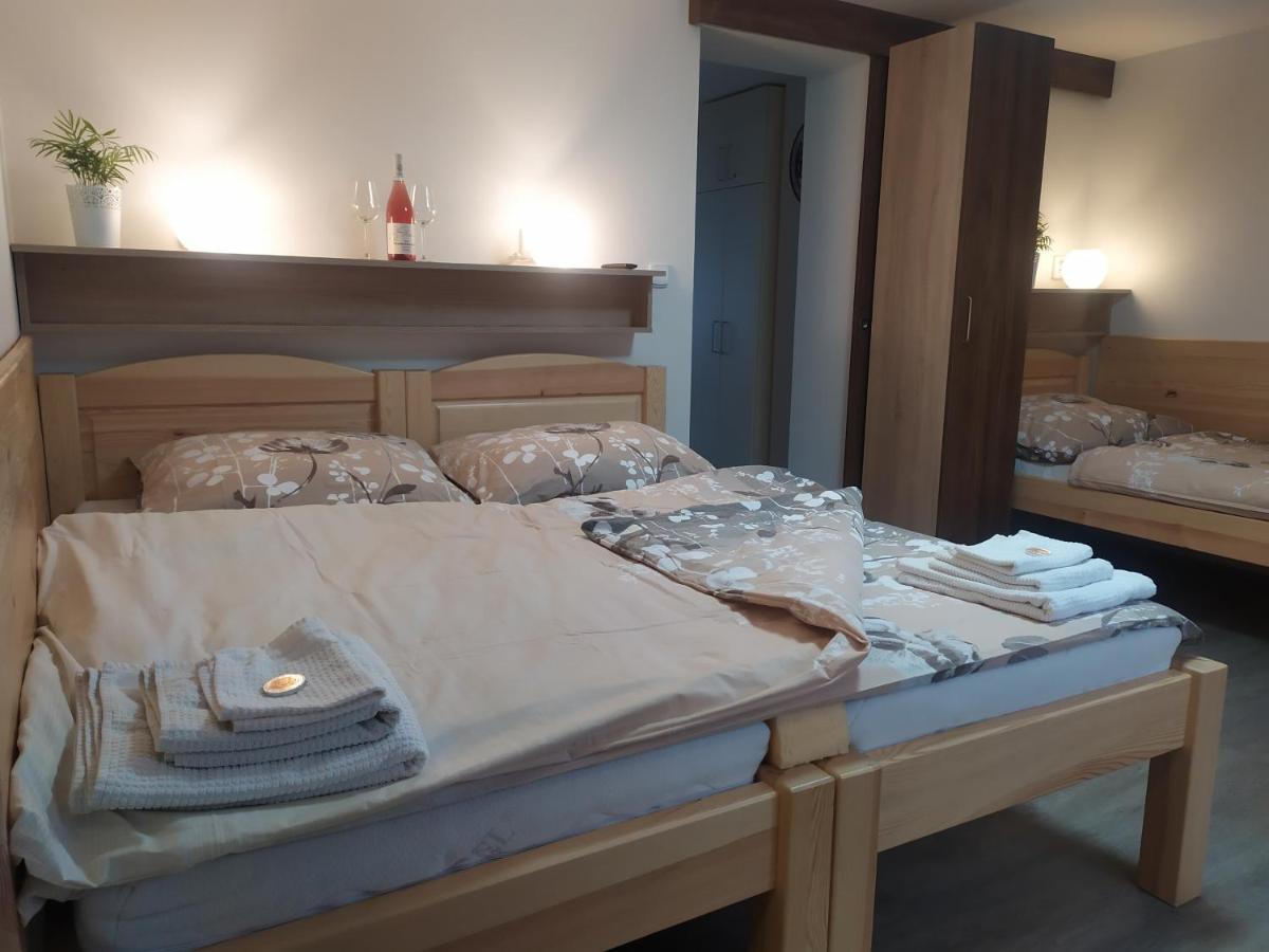 Apartmany De-Lu Blansko Esterno foto